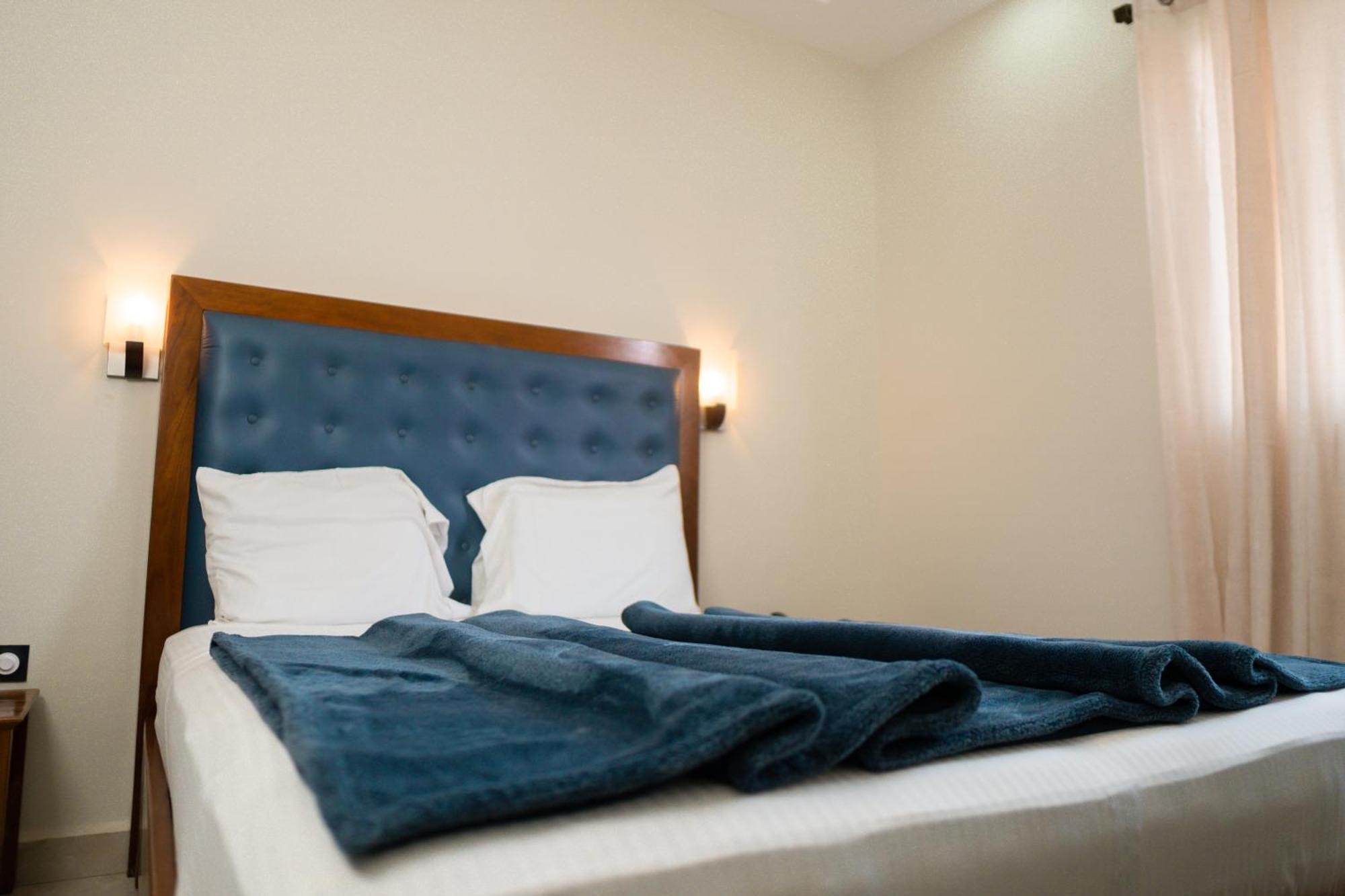 Cincinnati Hotel Yaoundé Extérieur photo