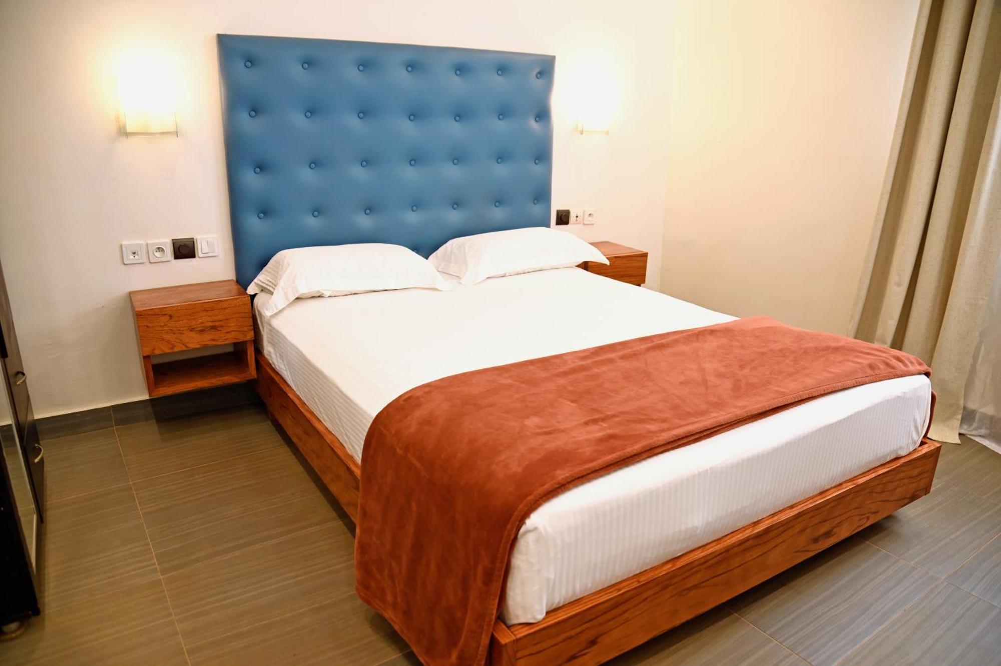Cincinnati Hotel Yaoundé Extérieur photo