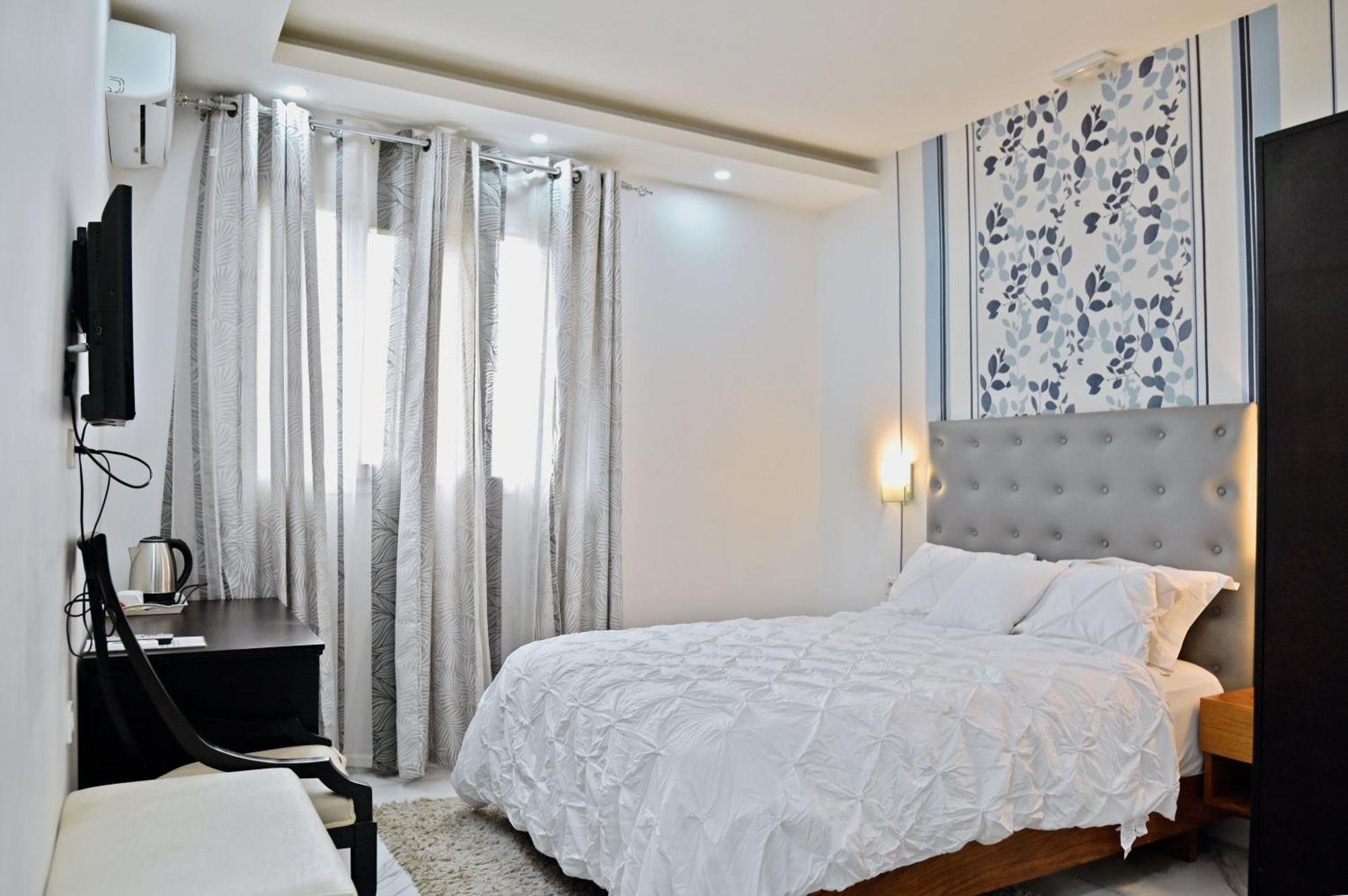 Cincinnati Hotel Yaoundé Extérieur photo