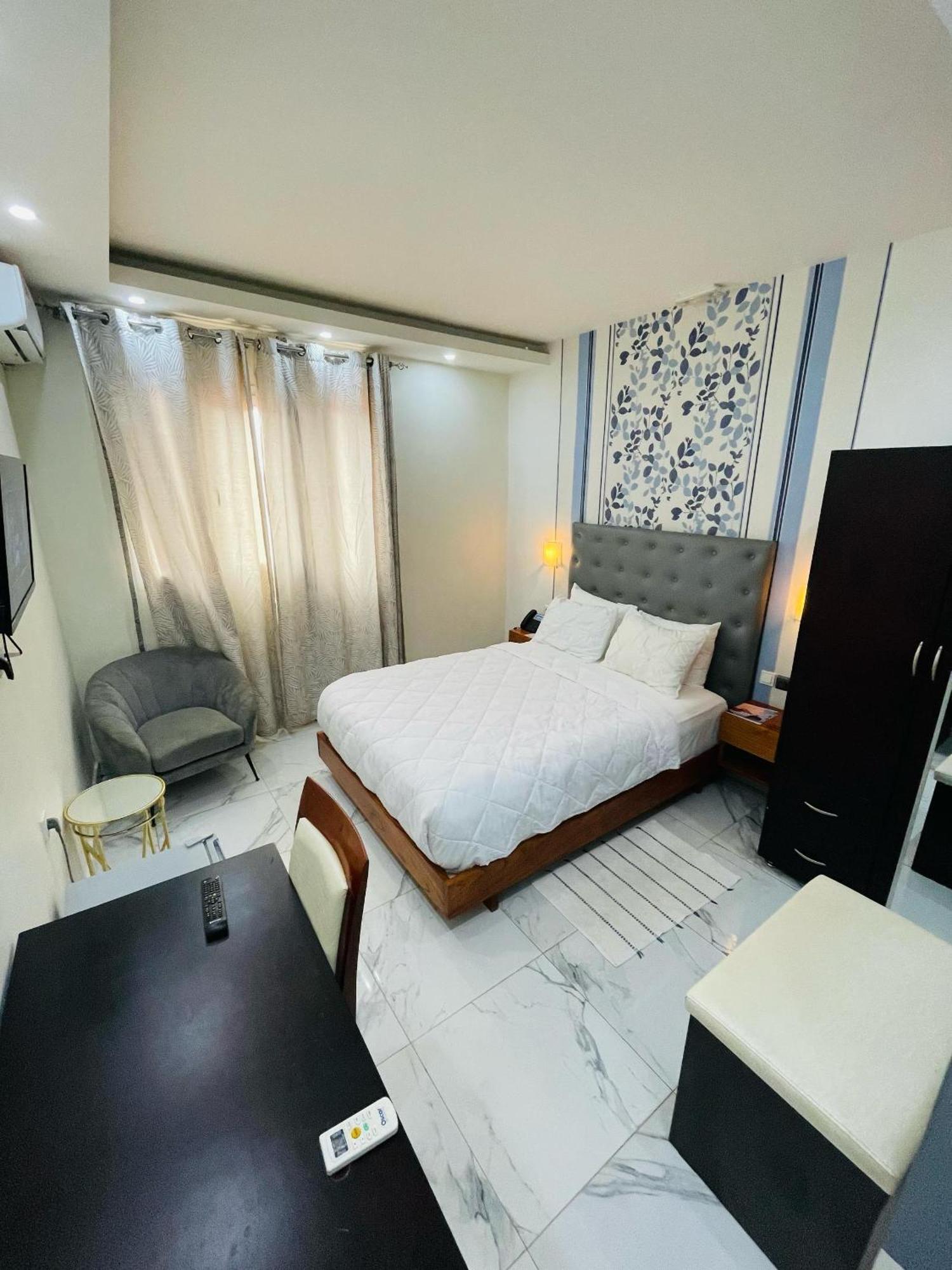 Cincinnati Hotel Yaoundé Extérieur photo