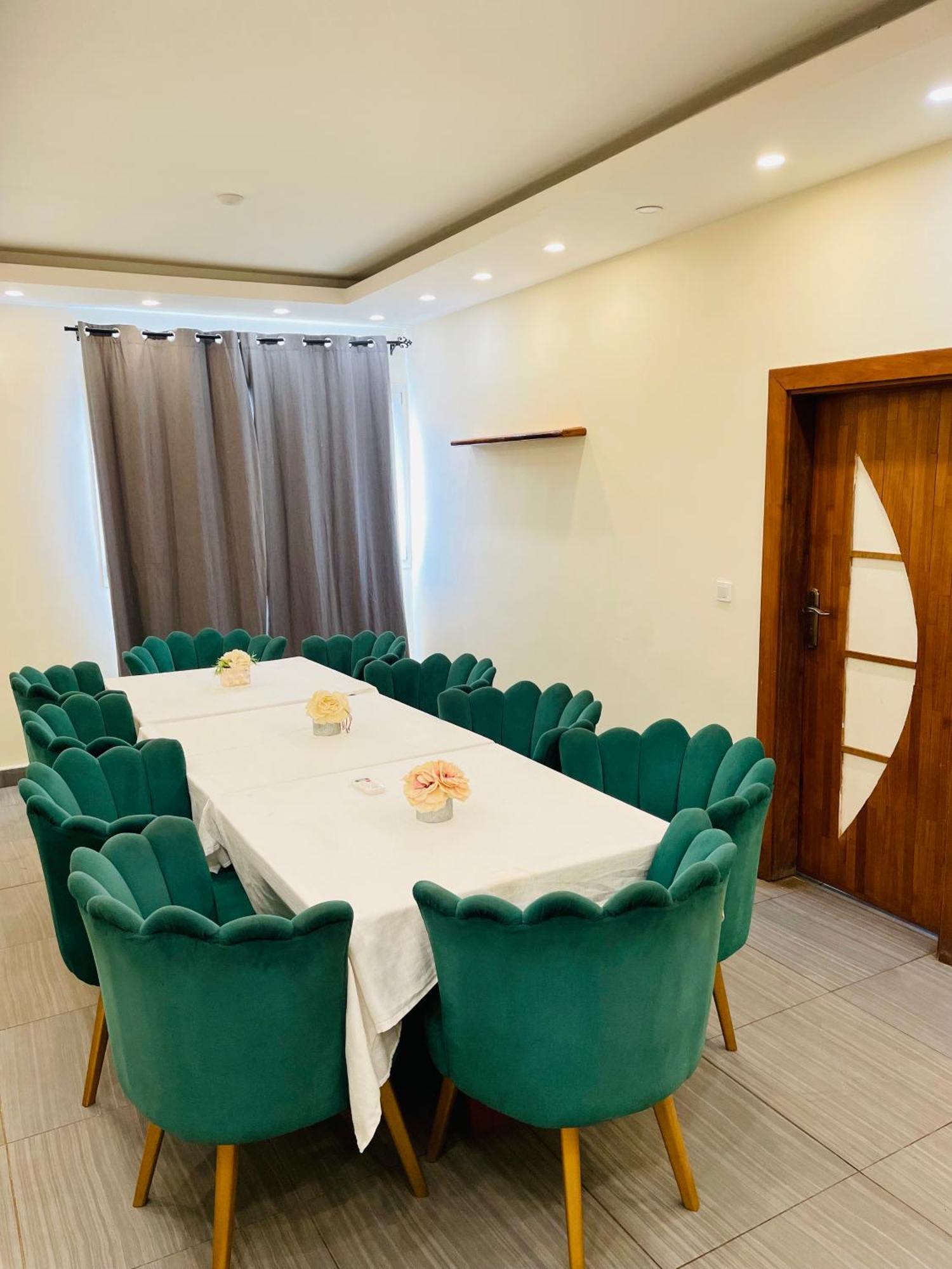 Cincinnati Hotel Yaoundé Extérieur photo